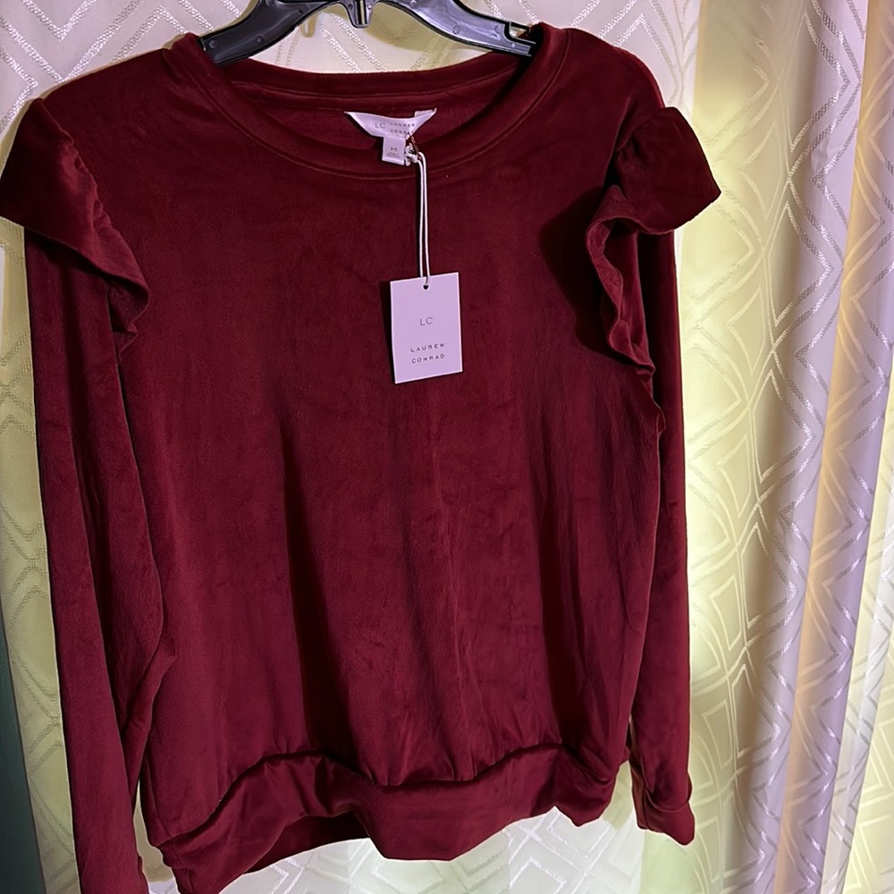 Soft long sleeve sweater!